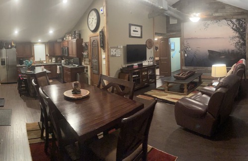 West Livingston Cabin | Cozy Cabin in the Woods - Lake Livingston, Texas