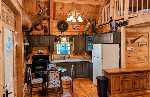 West Springfield Cabin | Cozy Cabin in the Woods with Beautiful Pond Views