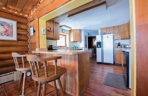 Fairbanks Cabin | Cozy Cabin w/gas fireplacen. Great location in town. On city bus line.