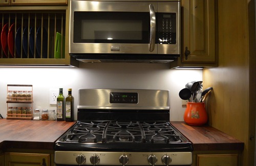 Charter Hills Cabin | Cozy cabin with boosted Wi-Fi, half a mile from Beech Ski Resort