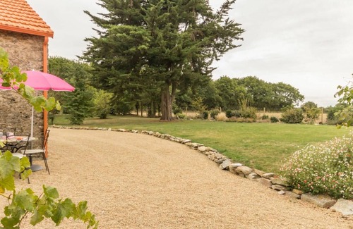 Pornic Cottage | Cozy Countryside Gîte Near Pornic with Garden & WiFi