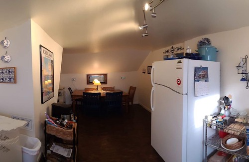 Chicago Apartment | Cozy Comfy Clean 420 Compliant FREE Parking QUIET Neighborhood A GUEST FAVORITE!