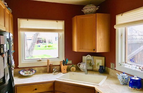 Montclair House | Cozy, Comfy "English" Cottage on Central Denver's East Side