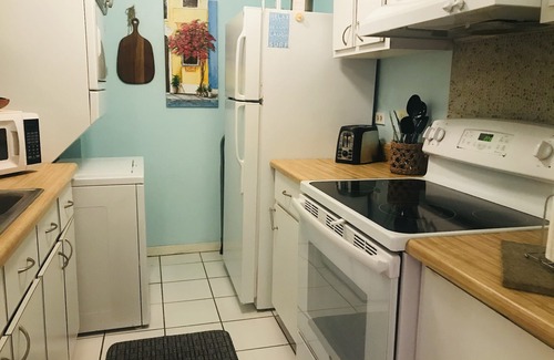 Vilomar Condo | Cozy Condo Steps Away from Beach-perfect Romantic Getaway in Luquillo.