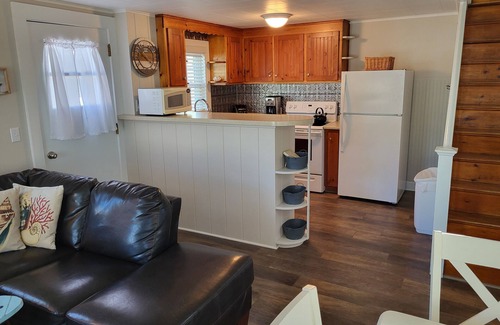 Ogunquit Cabin | Cozy Cottage at Footbridge Beach - Great Fall and Spring Rates