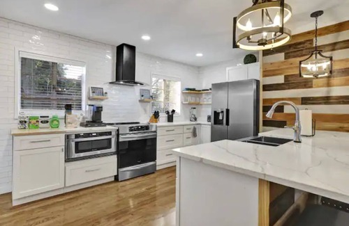 Birmingham Cottage | Cozy Cottage Downtown ~ Near Protective