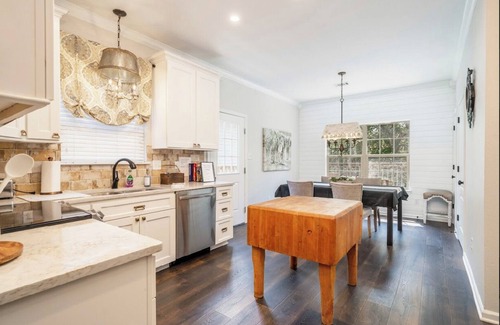 Mid America Cottage | Cozy Cottage Just Minutes from Oaklawn Racetrack & Casino