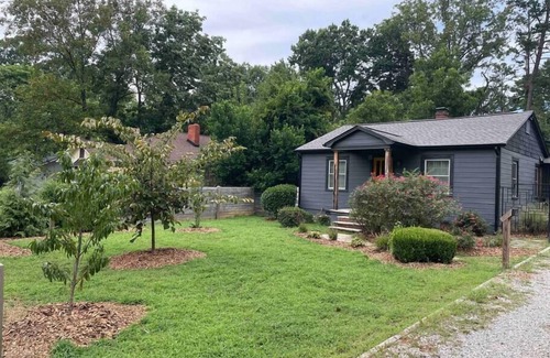 North Charlotte Cottage | Cozy Cottage on Food Forest in the Heart of Charlotte!