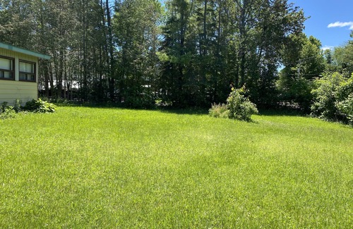 Innisfil Cottage | COZY COTTAGE WALKING DISTANCE TO LAKE SIMCOE & FRIDAY HARBOUR