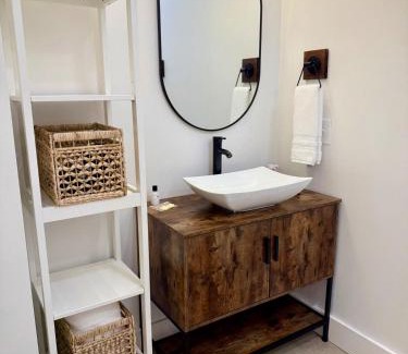 Pilot Mountain Apartment | Cozy Cure Apartment in Downtown and Historic Pilot Mountain
