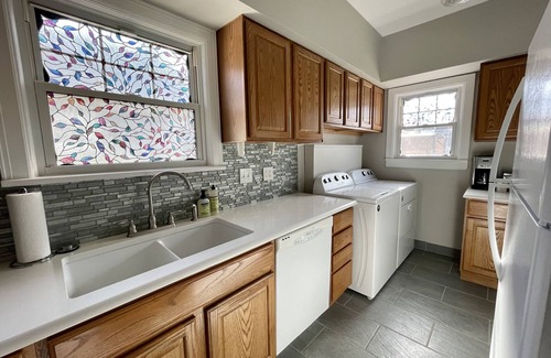 Great Bend House | Cozy Double King Suite Bungalow