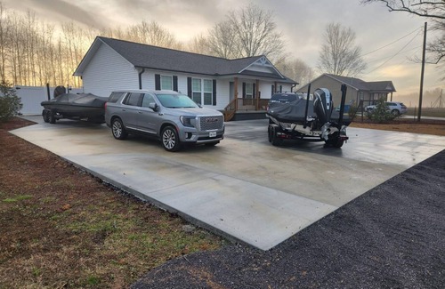 Albertville House | Cozy family retreat with great parking for multiple boats and vehicles!