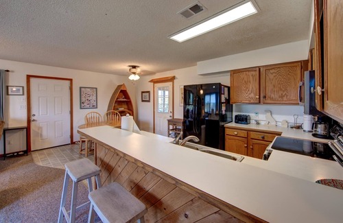 Avon Cottage | Cozy Fishing Cottage w/water access, minutes from Hatteras National Seashore