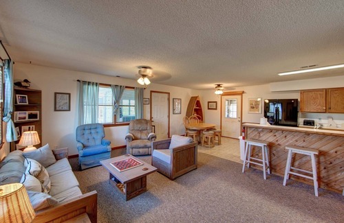 Avon Cottage | Cozy Fishing Cottage w/water access, minutes from Hatteras National Seashore