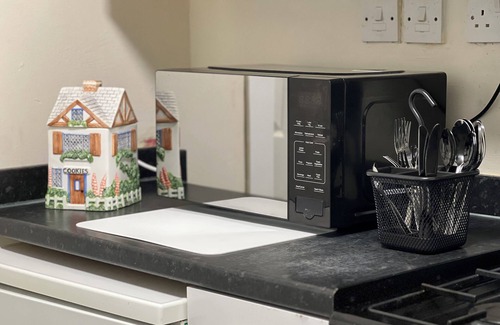Heaton Apartment | Cozy Ground Flat - Free Parking.