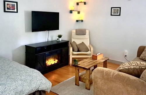 Nelson Cabin | Cozy Guesthouse Close to Ski Hill, Nelson, and Ainsworth!