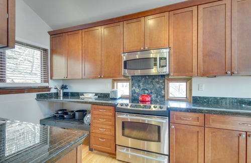 Wintergreen Cabin | Cozy 'Hillside Hideaway' in Wintergreen Resort!