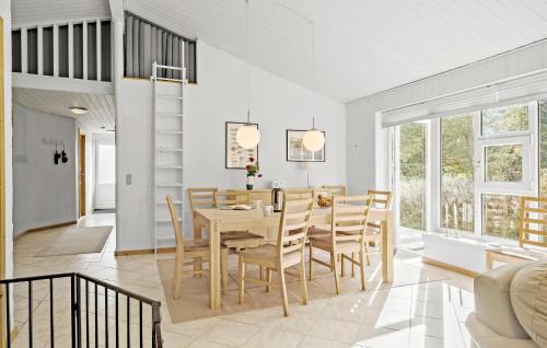 Torup Strand House | Cozy Home In Fjerritslev With Wifi