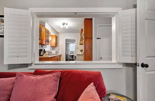 Taylor Berry House | Cozy Home | Just Steps Away from Churchill Downs!