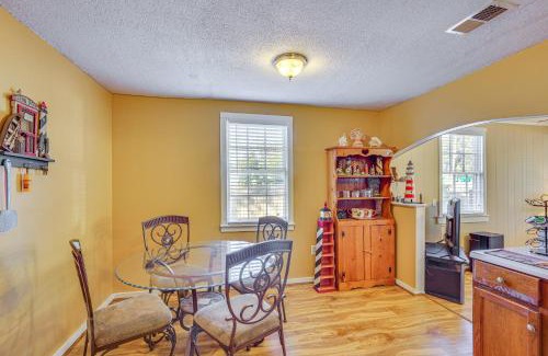 Pretty Bayou House | Cozy Home Near Bay Access in Panama City!
