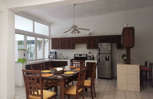 Puerto Quetzal Ski Chalet | Cozy house in the nature close to the beach