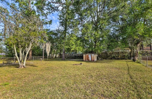 Northside House | Cozy Jacksonville Home with Yard about 8 Mi to Dtwn