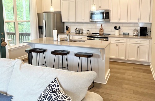 Tullahoma Cottage | Cozy - Lakeside - Cottage with Golf Cart