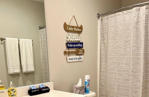 Tullahoma Cottage | Cozy - Lakeside - Cottage with Golf Cart