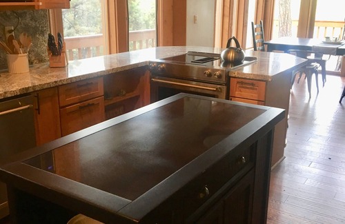 Pine Cabin | Cozy Mountain Log Cabin With Amazing Views!