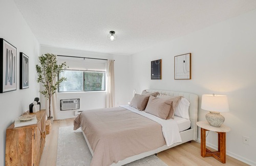 Woodridge House | Cozy New York Escape w/Hot Tub, Sauna & Deck!