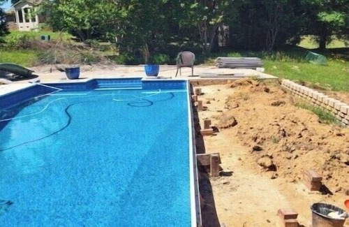 Salisbury House | Cozy Poolhouse Close To Downtown/Airport/Parksn