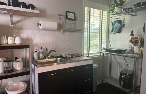 Northeast Raleigh Apartment | Cozy Private Guest House near Neuse River