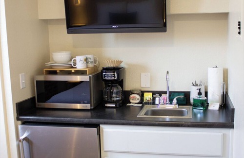 Historic Downtown Durango Hotel | Cozy Queen Studio in the Heart of Downtown Durango, CO