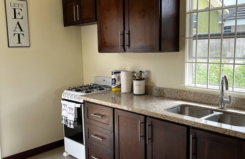 Old Harbour House | Cozy retreat in a Gated community Stylishly modern, 24 hour security