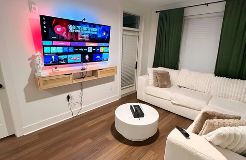 NoDa Apartment | Cozy Retreat in Heart of NoDa