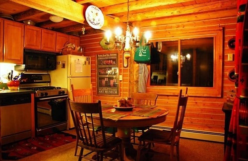 Steamboat Springs Cabin | Cozy Romantic Cabin in the Woods-1 Mile to Downtown Steamboat