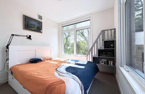 Richmond Hill Bed & Breakfast | Cozy room in Smart Home with Private Bath near Wonderland, central Richmond Hill, home made Breakfast options
