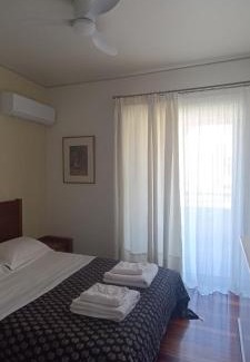 Glyfada House | Cozy Room with Sea View