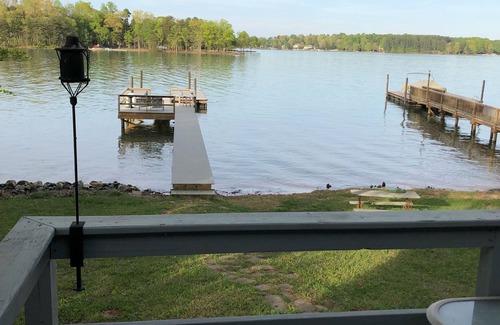 Mayhew Cottage | Cozy, Secluded Cottage With Great Views of Lake Norman - Right On The Water