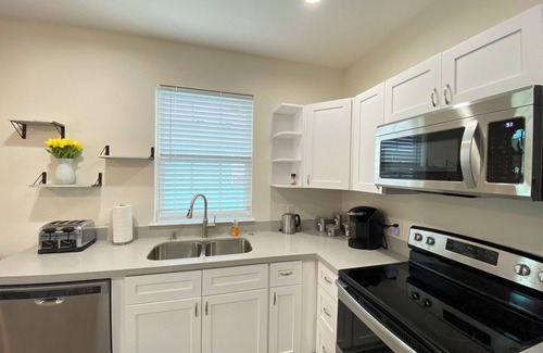 Saint Roch Apartment | Cozy Stay Near French Quarter - Bourbon Street - 5 min from Mardi Gras Route