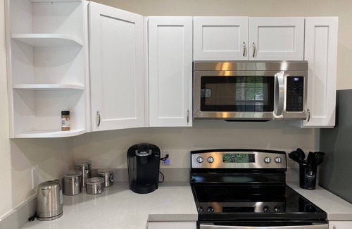 Saint Roch Apartment | Cozy Stay Near French Quarter - Bourbon Street - 5 min from Mardi Gras Route