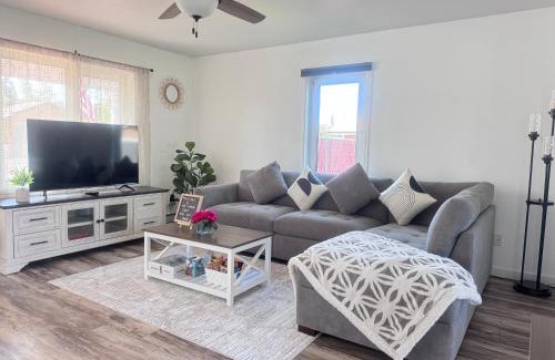 Fairbanks House | Cozy Stay Retreat