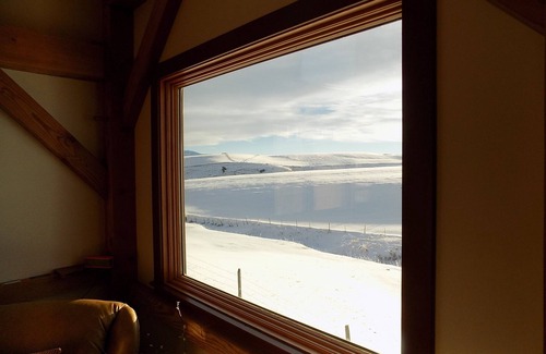 Manhattan Cabin | Cozy Timber Frame Cabin with Private Hot Tub and Amazing Views!