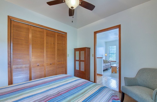 Waynesville Cottage | Cozy Up at Getaway At Arabian Point - Waynesville, Canton