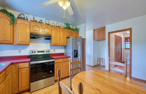 Waynesville Cottage | Cozy Up at Getaway At Arabian Point - Waynesville, Canton