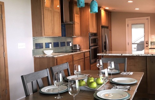 West Livingston House | COZY UP AT THE LAKE