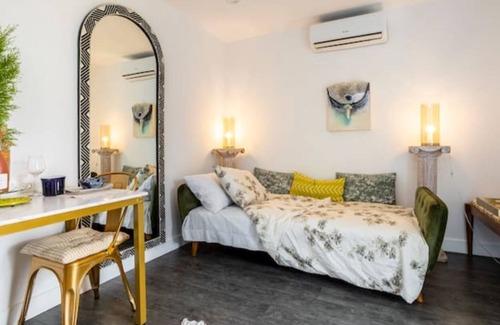 Venice Cottage | Cozy Venice Guest House ~ 1 bed 1 bath Very Private Courtyard & Entry