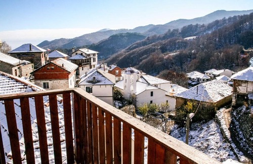 Delchevo Villa | Cozy Villa Overlooking The Pirin Mountains