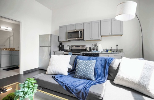 Strip District Apartment | CozySuites Modern 1BR in Downtown Pitts 13