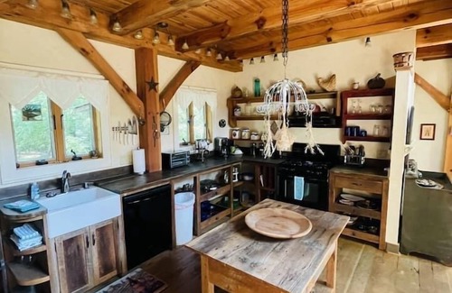 Hot Springs Cottage | Creekside Fairytale Cottage-Hot Tub-Cozy Fireplace